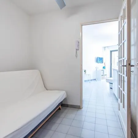 Cosy 1 Bed Apt W/balcony In Cannes Antibes
