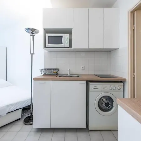 Cosy 1 Bed Apt W/balcony In Cannes דירה